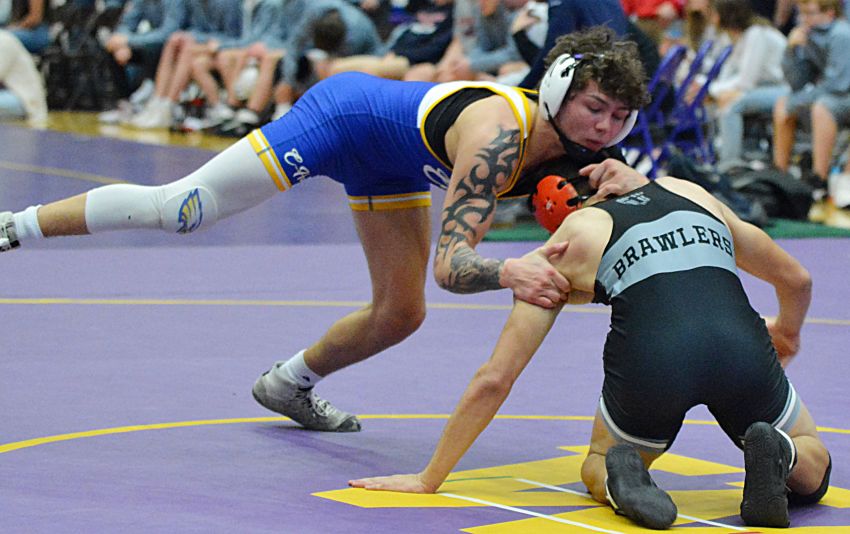 Canton flexes on Class B field to repeat as state dual wrestling champions